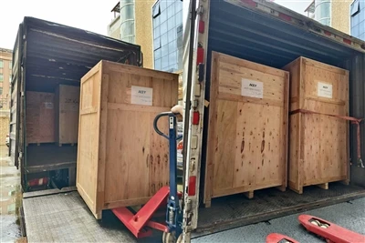 Au fost expediate aparate de sudură automată prin puncte și echipamente de te...